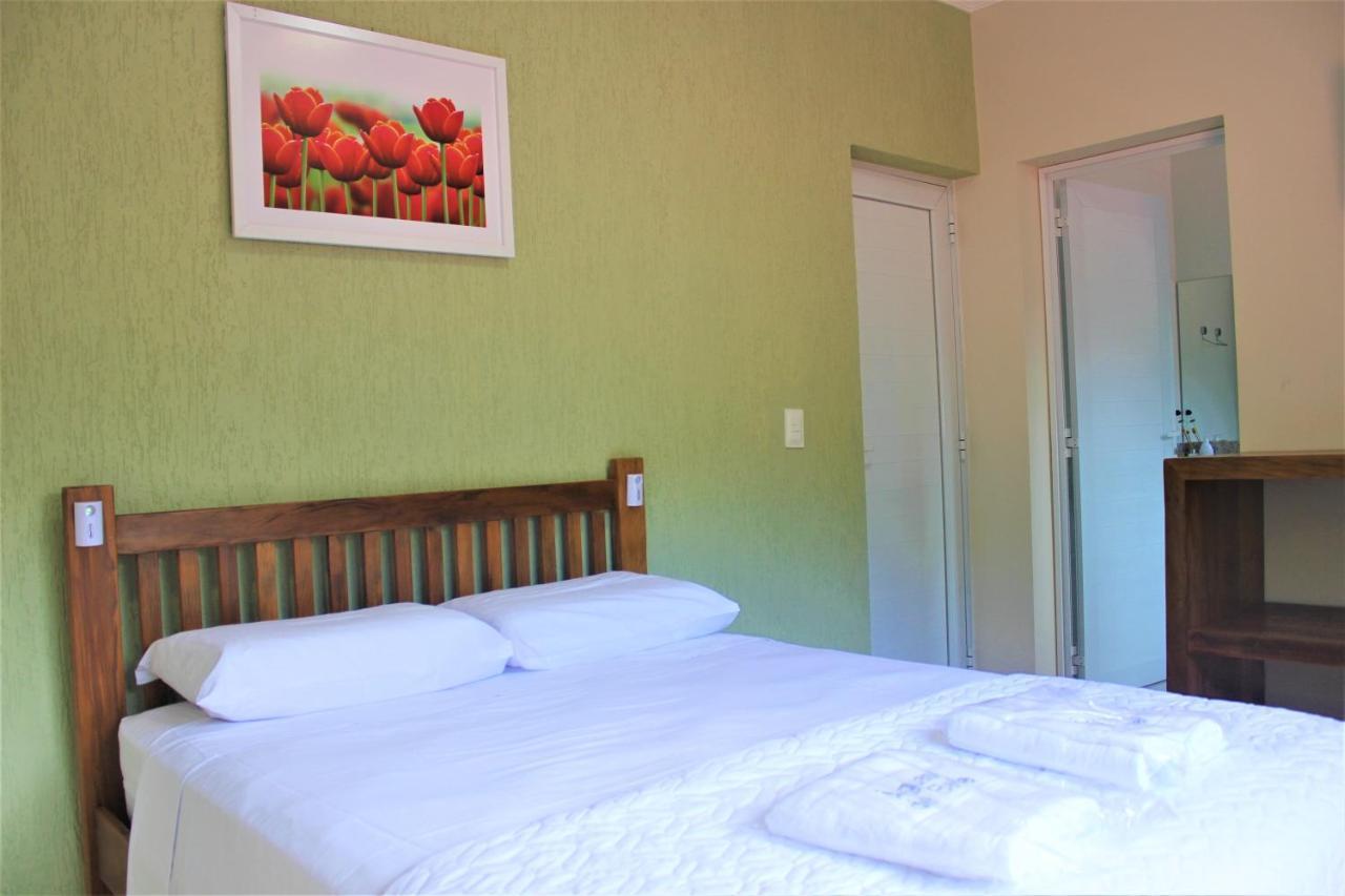 Residencial Aguas De Bare Hotel Sao Sebastiao  Buitenkant foto