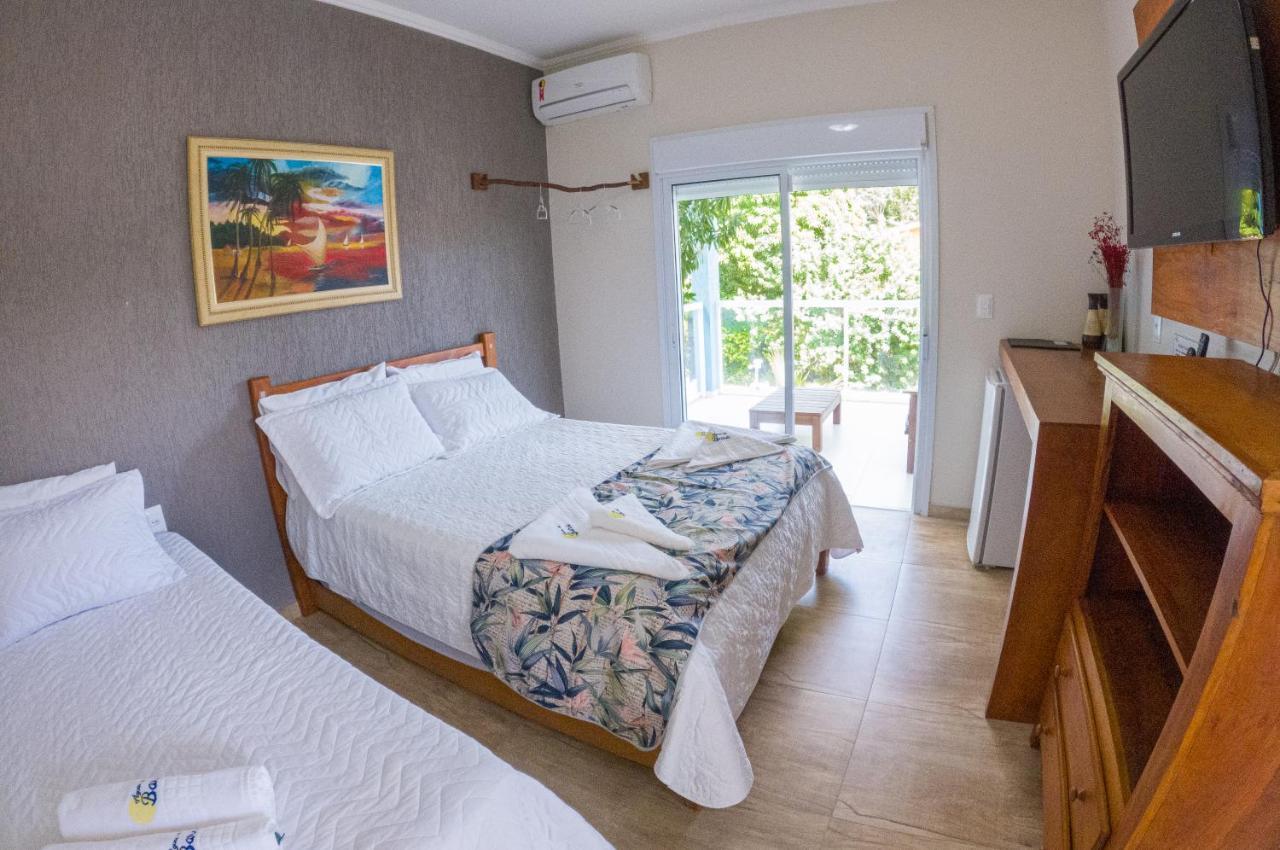 Residencial Aguas De Bare Hotel Sao Sebastiao  Buitenkant foto