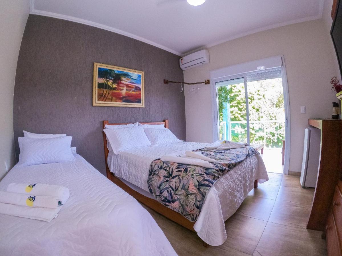 Residencial Aguas De Bare Hotel Sao Sebastiao  Buitenkant foto